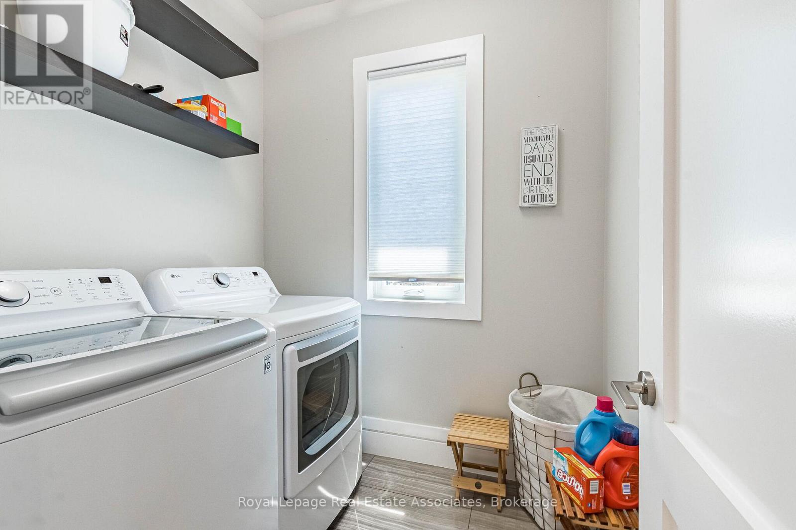 1071 Westmount Avenue, Mississauga, Ontario  L5E 1X5 - Photo 32 - W13449988