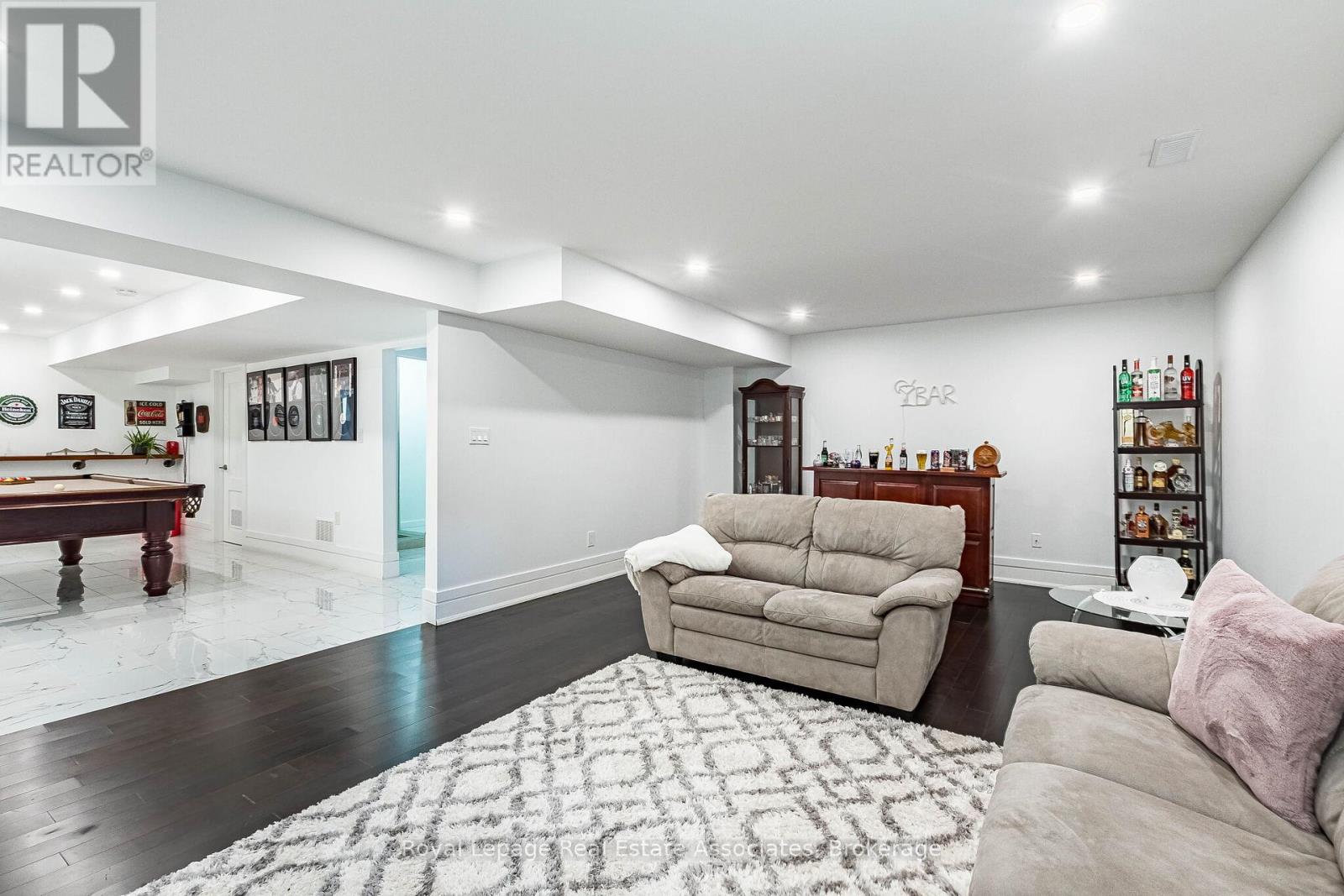 1071 Westmount Avenue, Mississauga, Ontario  L5E 1X5 - Photo 34 - W13449988