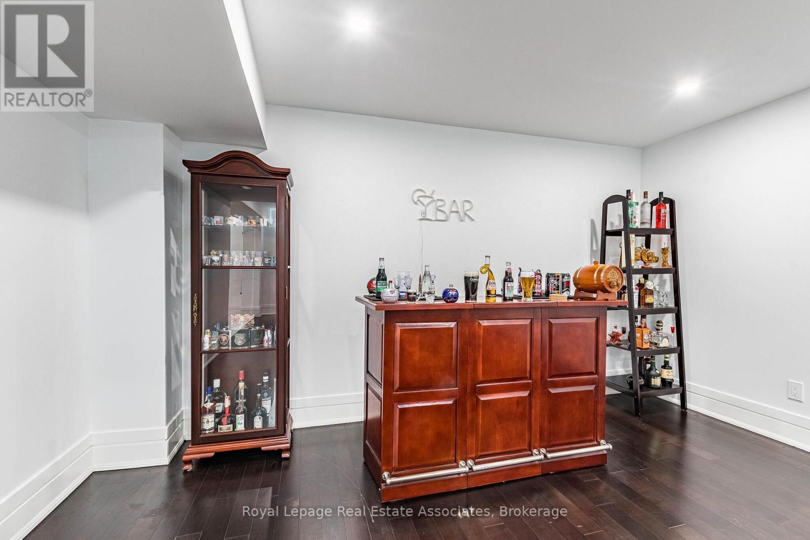 1071 Westmount Avenue, Mississauga, Ontario  L5E 1X5 - Photo 35 - W13449988