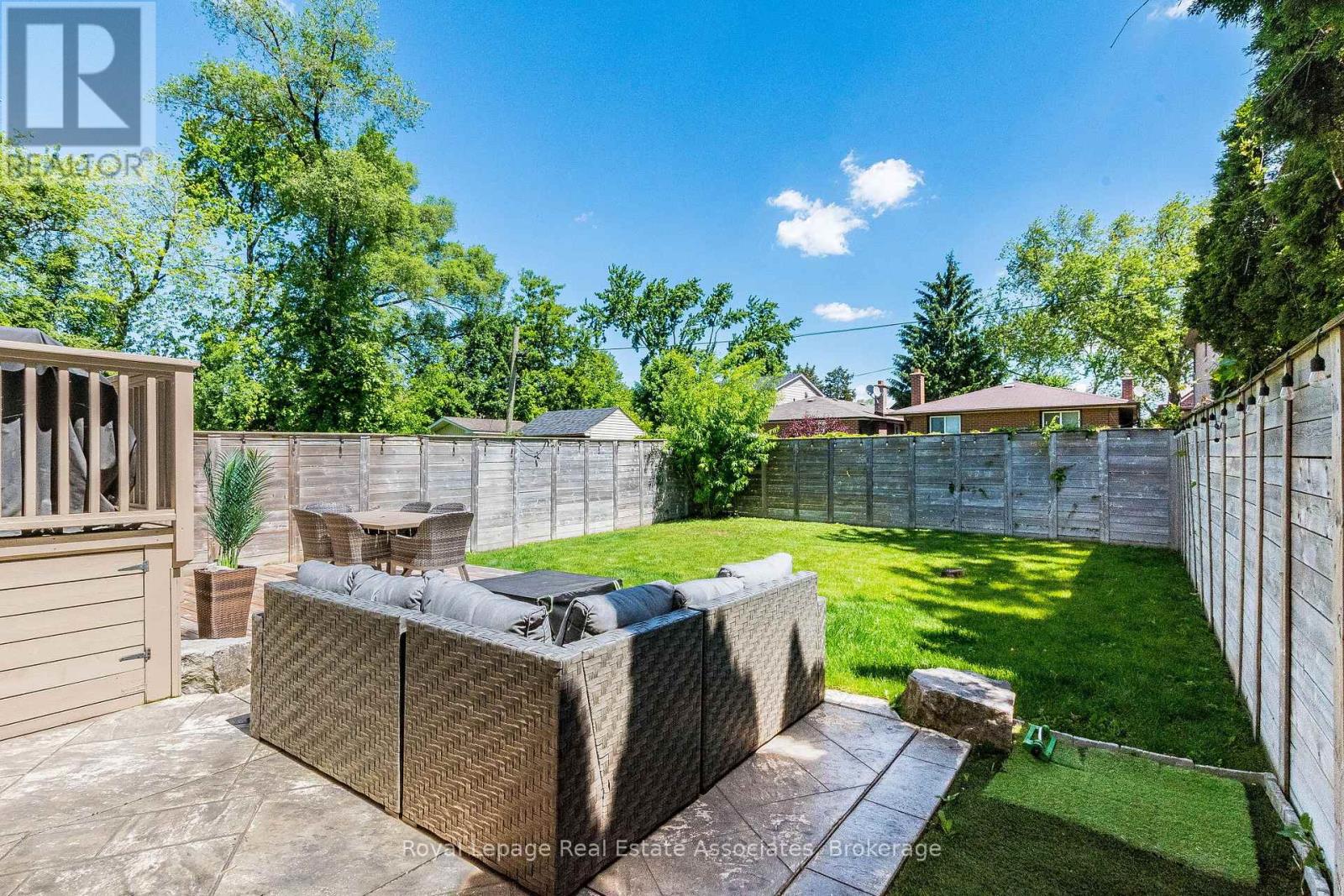 1071 Westmount Avenue, Mississauga, Ontario  L5E 1X5 - Photo 44 - W13449988