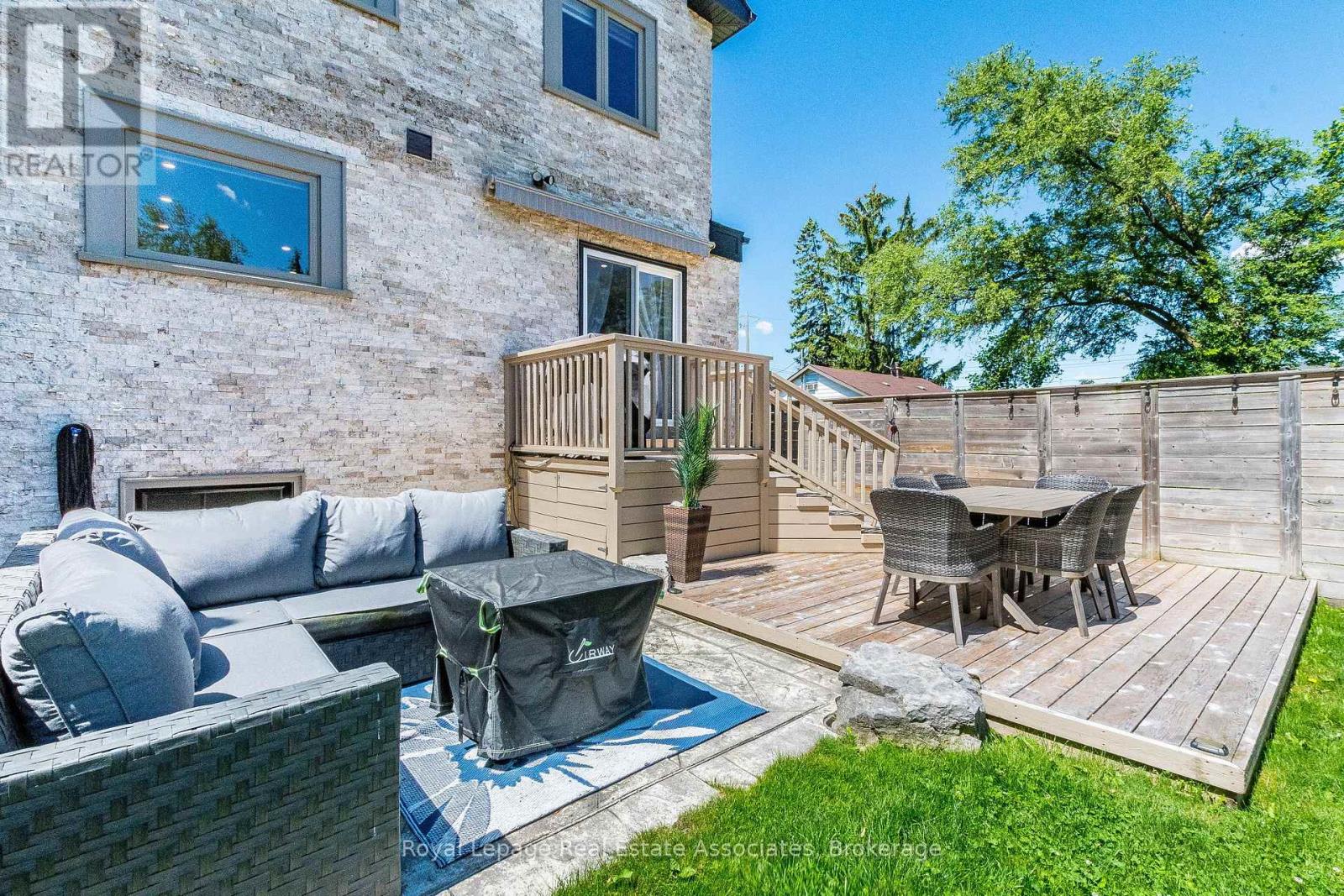 1071 Westmount Avenue, Mississauga, Ontario  L5E 1X5 - Photo 47 - W13449988