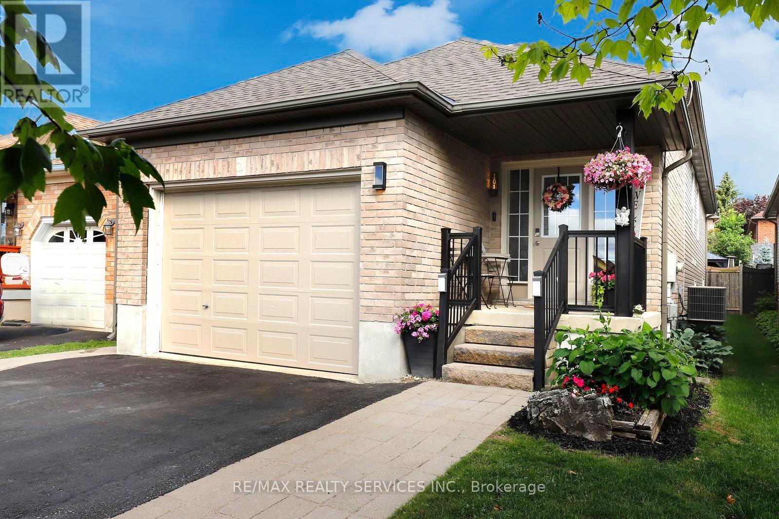 101 Glengarry Road, Orangeville, Ontario  L9W 5E4 - Photo 2 - W13450036