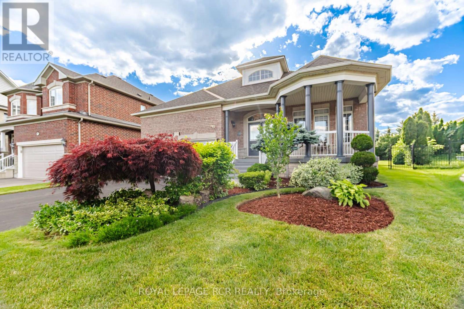 939 Brass Winds Place, Mississauga, Ontario  L5W 1T1 - Photo 2 - W13450084