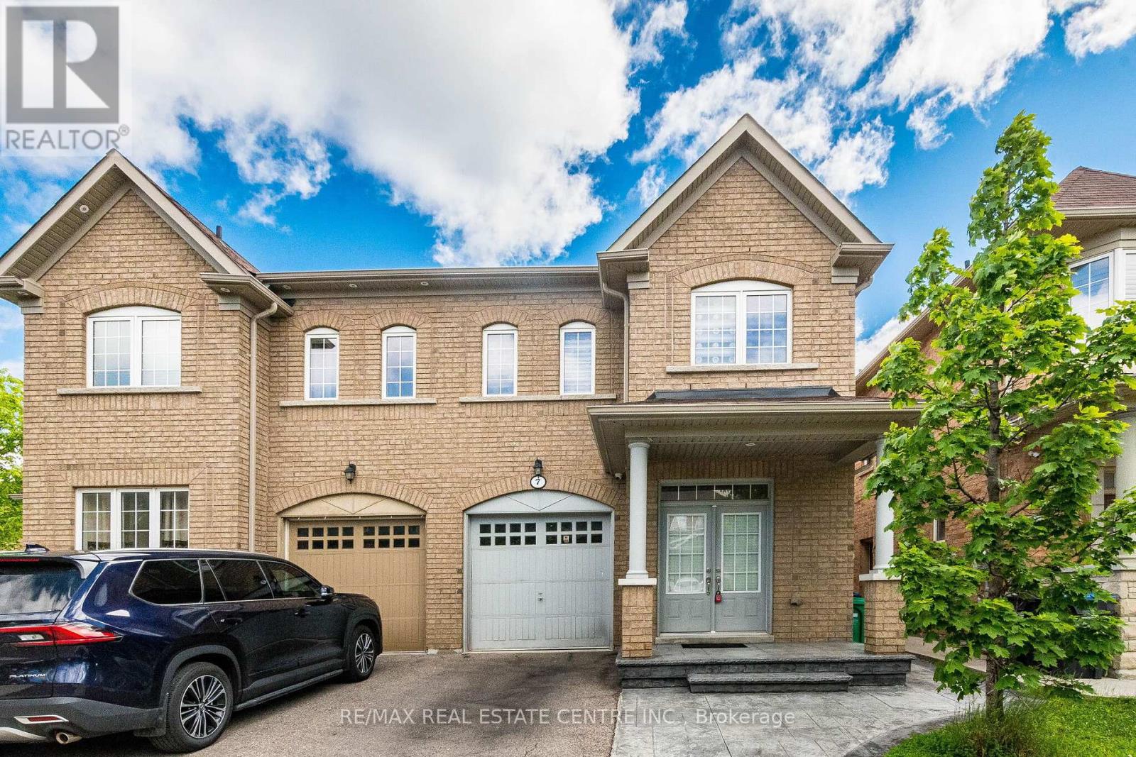 7 LOFTSMOOR DRIVE, Brampton, Ontario