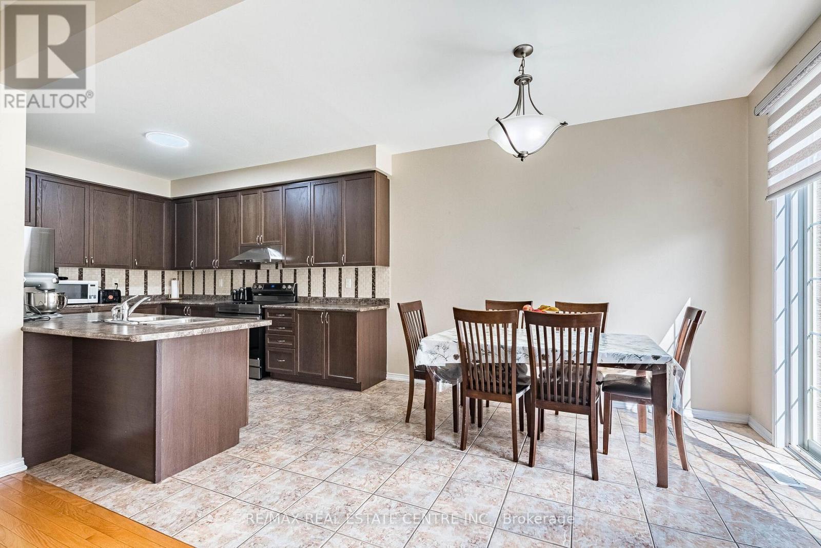 7 Loftsmoor Drive, Brampton, Ontario  L6R 3R8 - Photo 16 - W13450094