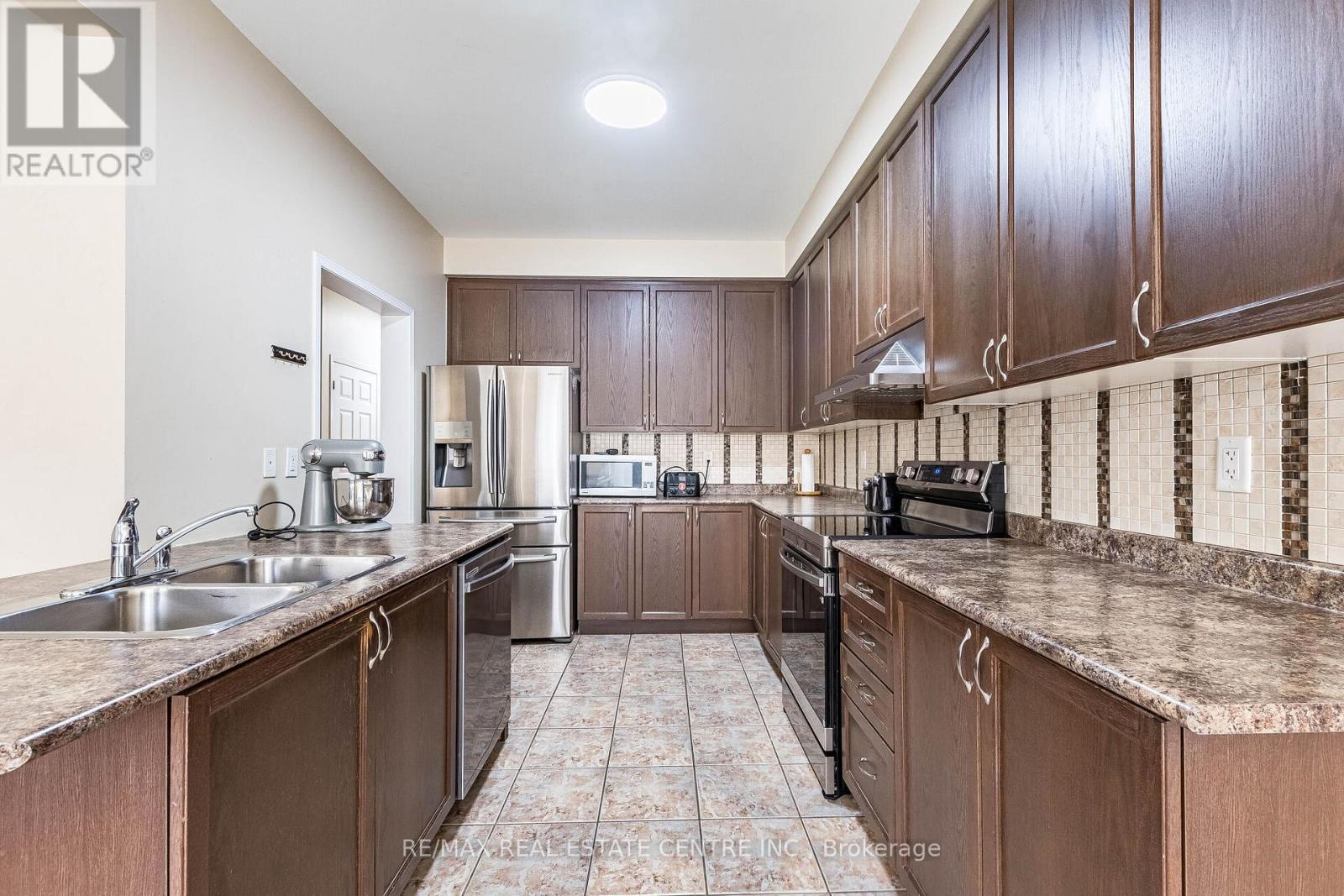 7 Loftsmoor Drive, Brampton, Ontario  L6R 3R8 - Photo 18 - W13450094