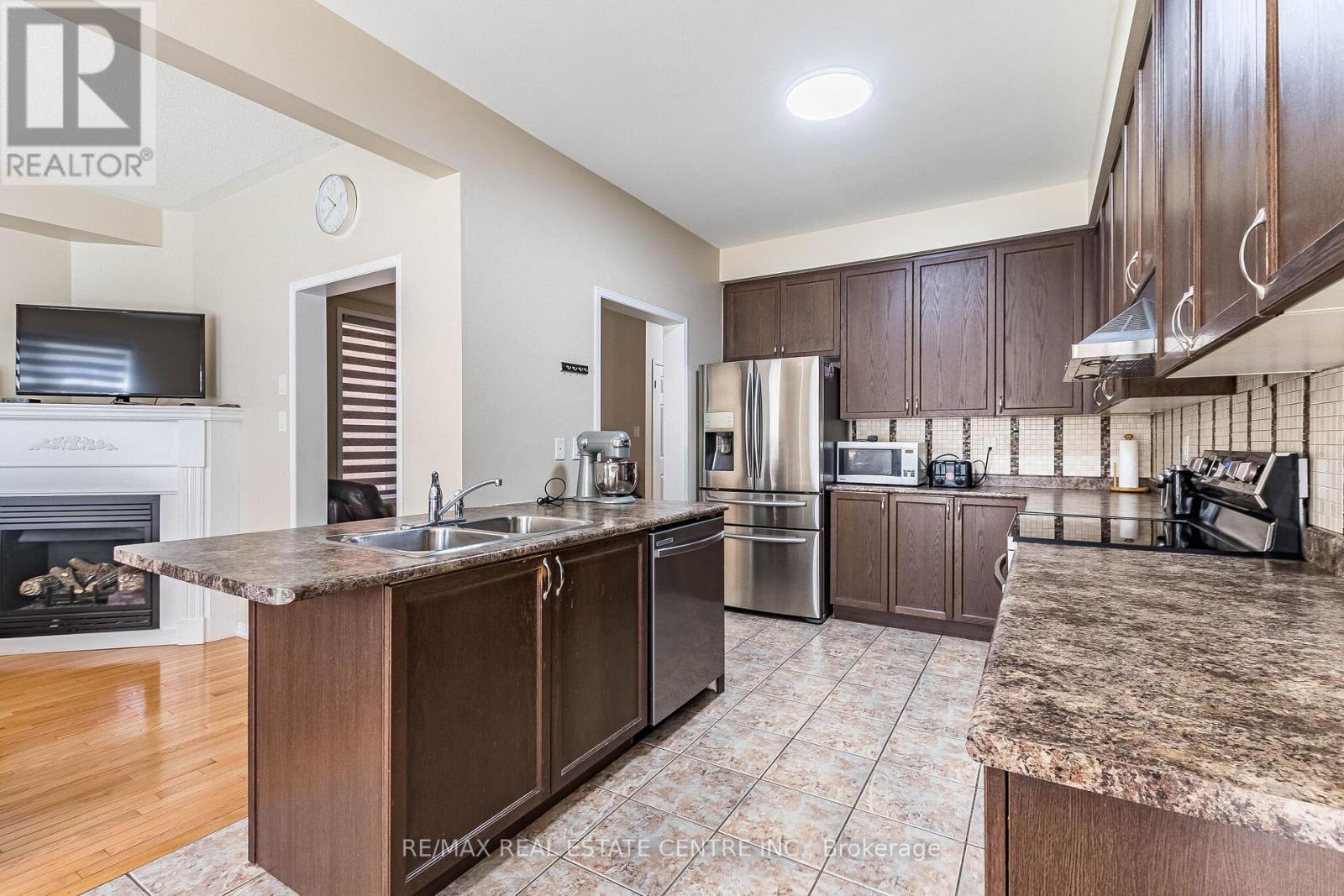 7 Loftsmoor Drive, Brampton, Ontario  L6R 3R8 - Photo 19 - W13450094