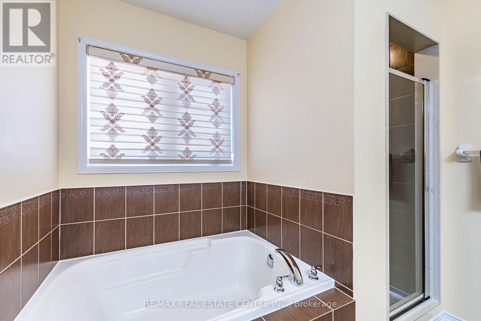 7 Loftsmoor Drive, Brampton, Ontario  L6R 3R8 - Photo 31 - W13450094