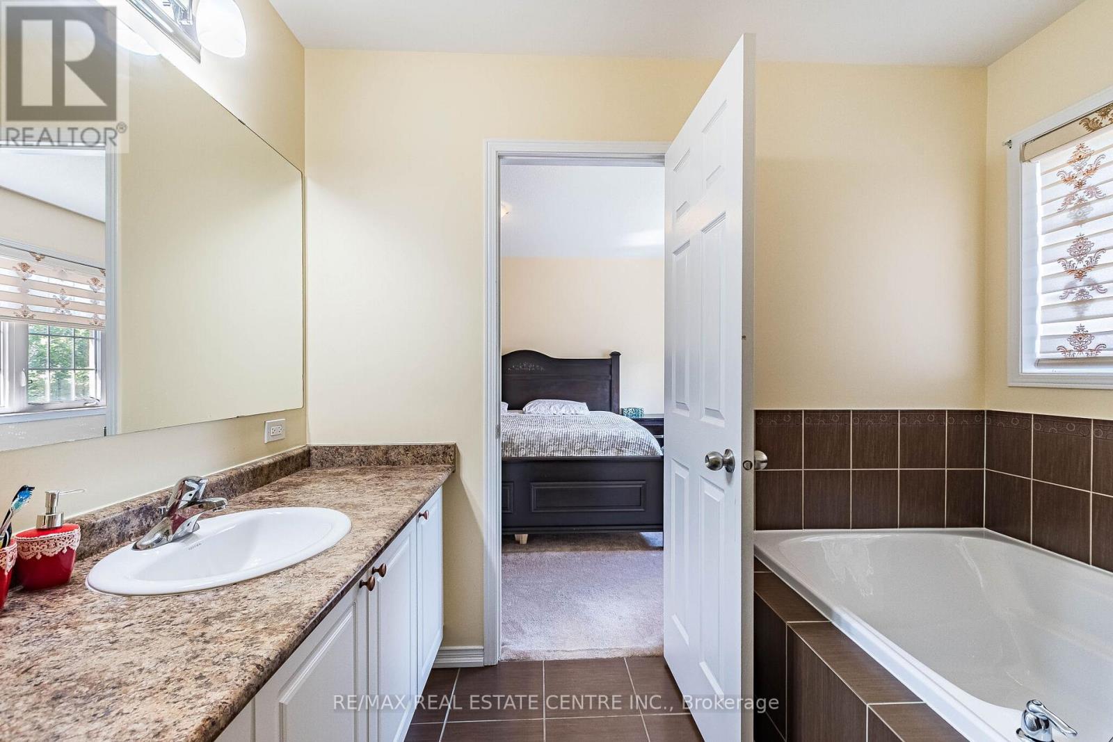 7 Loftsmoor Drive, Brampton, Ontario  L6R 3R8 - Photo 32 - W13450094