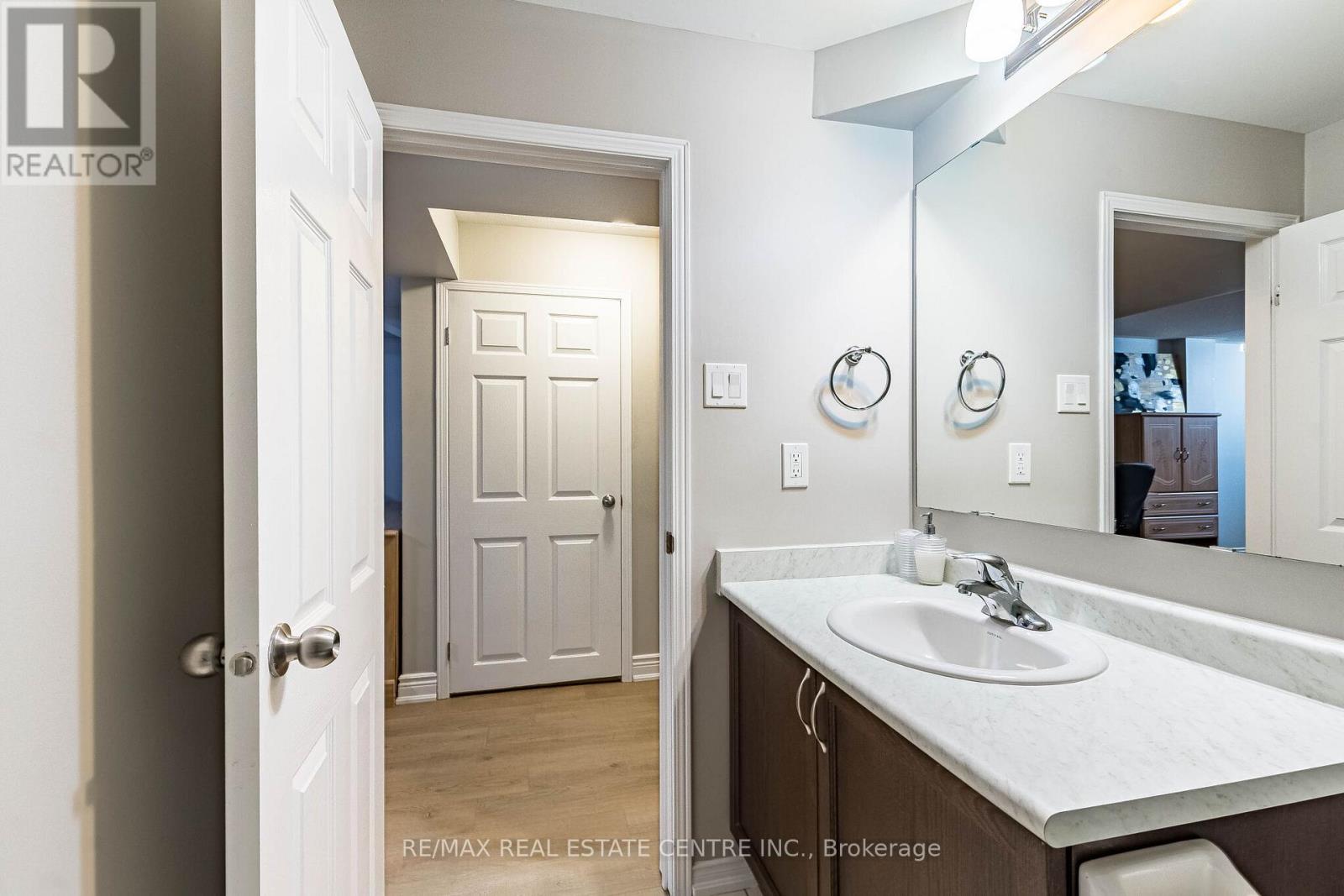 7 Loftsmoor Drive, Brampton, Ontario  L6R 3R8 - Photo 48 - W13450094