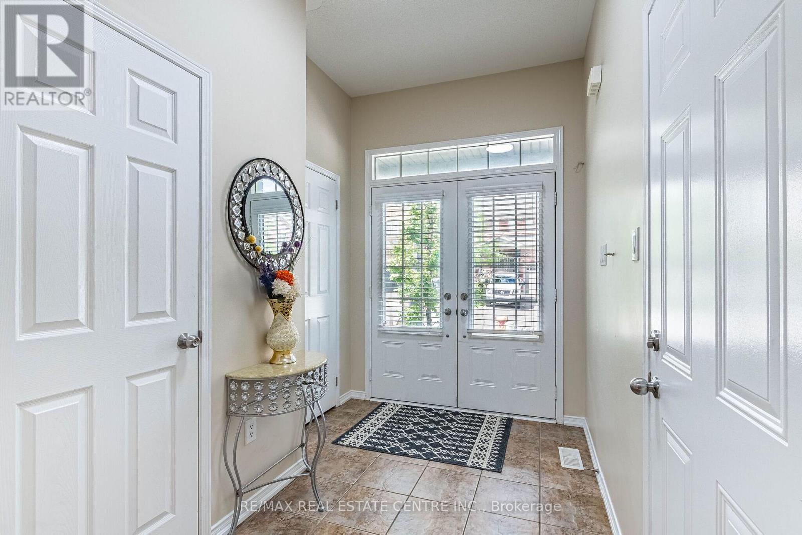 7 Loftsmoor Drive, Brampton, Ontario  L6R 3R8 - Photo 6 - W13450094