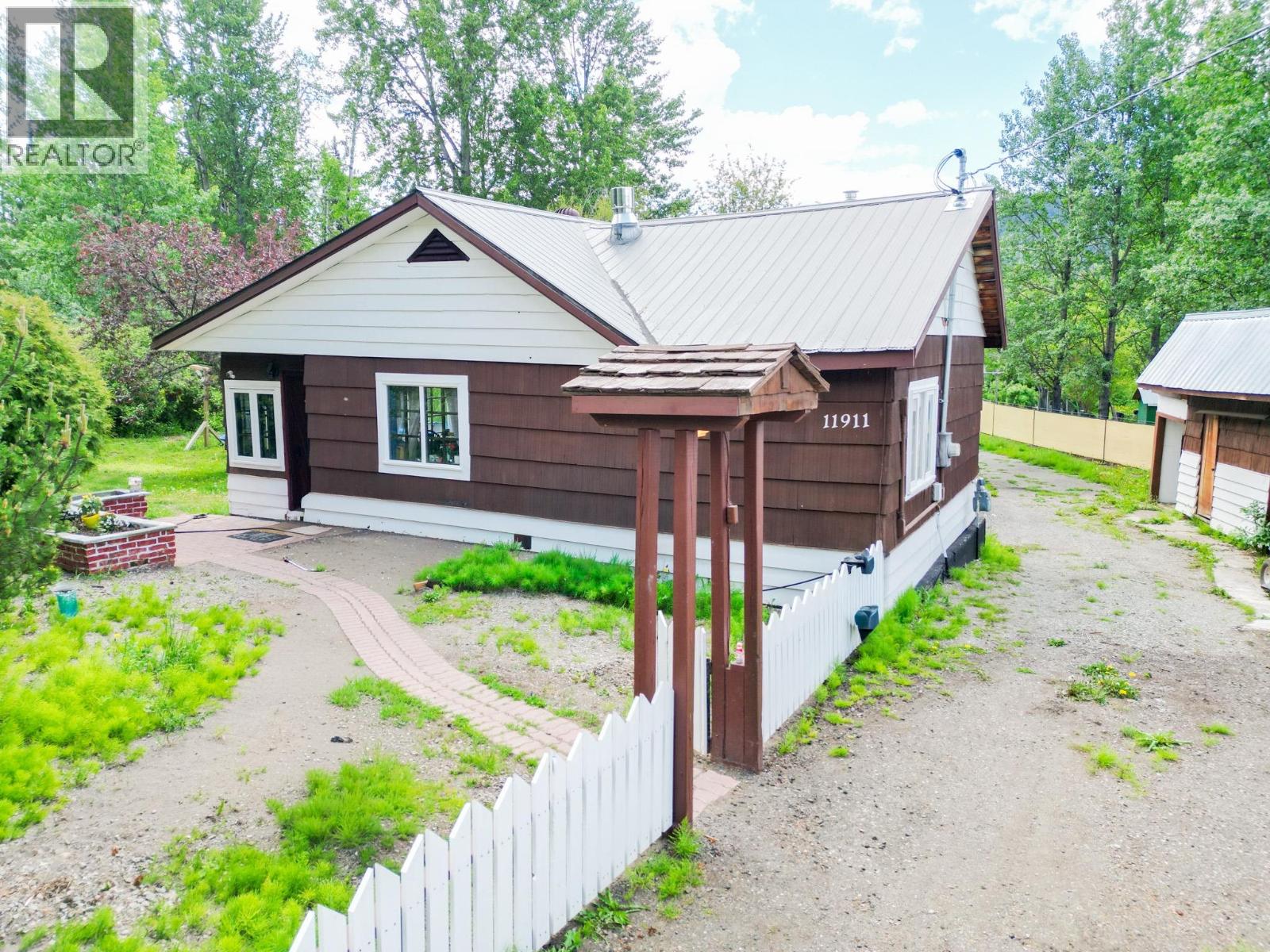11911 HAWSE LOOP, Burns Lake, British Columbia