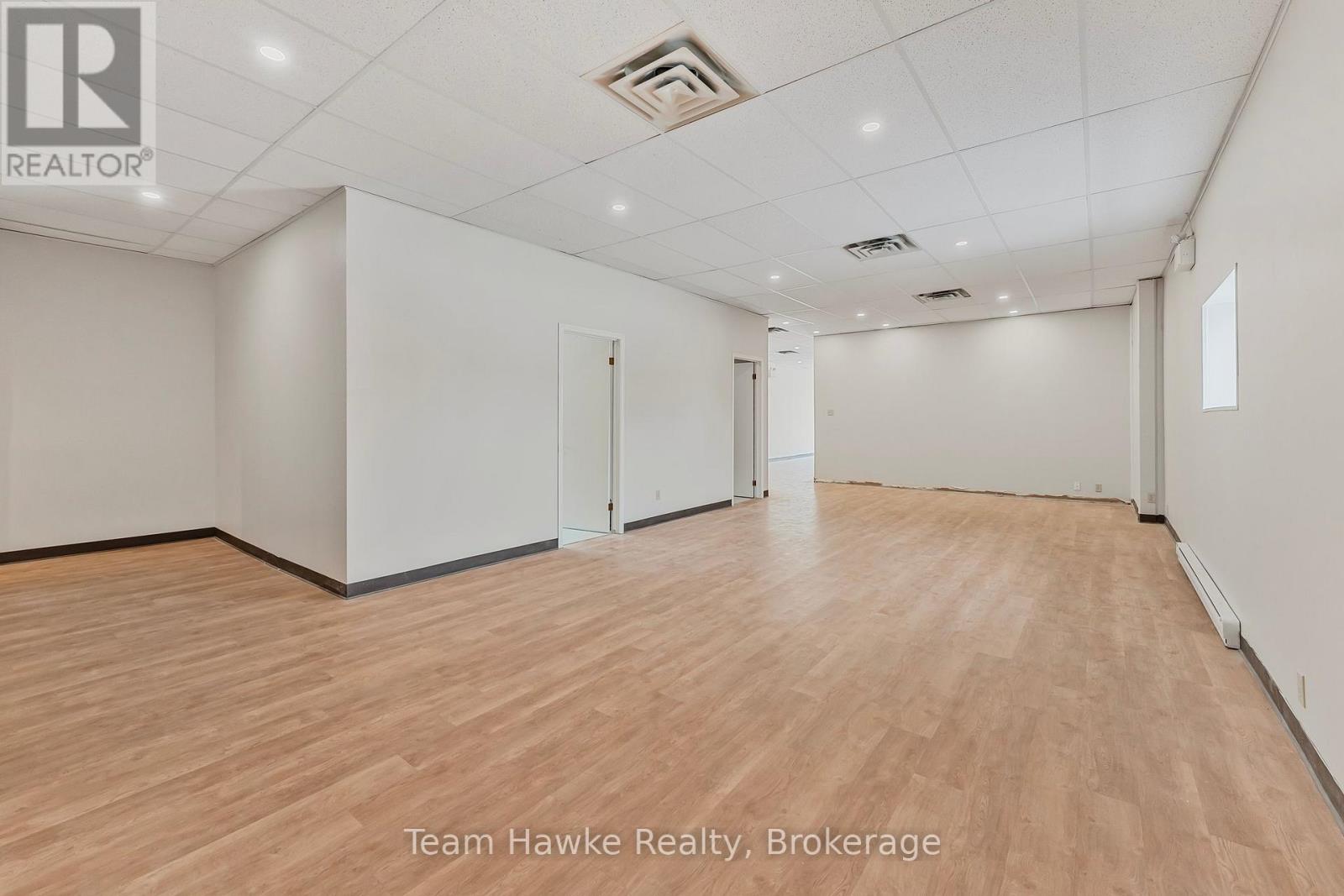 101 Main Street, Penetanguishene, Ontario  L9M 1S9 - Photo 11 - S13450354