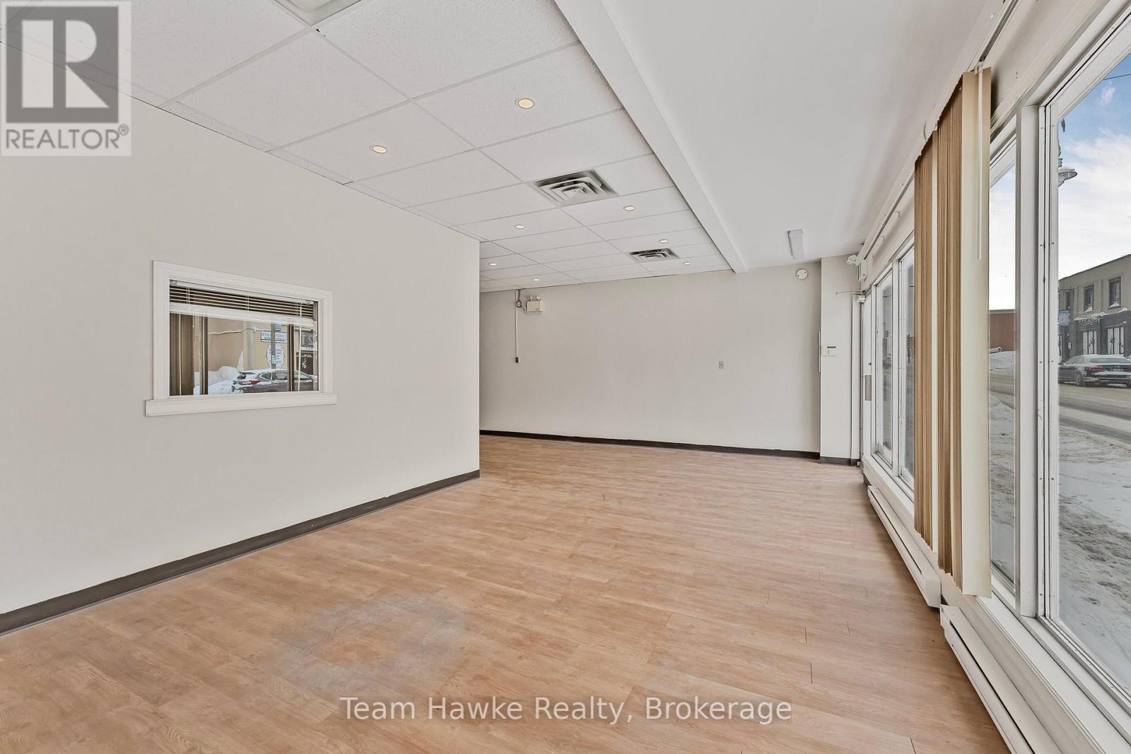 101 Main Street, Penetanguishene, Ontario  L9M 1S9 - Photo 12 - S13450354