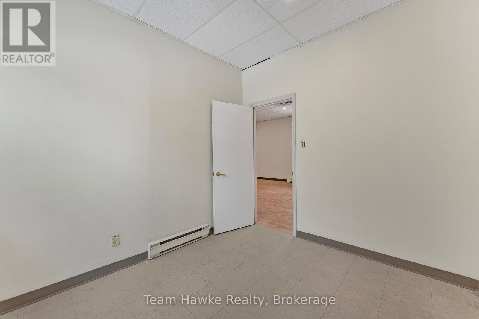 101 Main Street, Penetanguishene, Ontario  L9M 1S9 - Photo 20 - S13450354