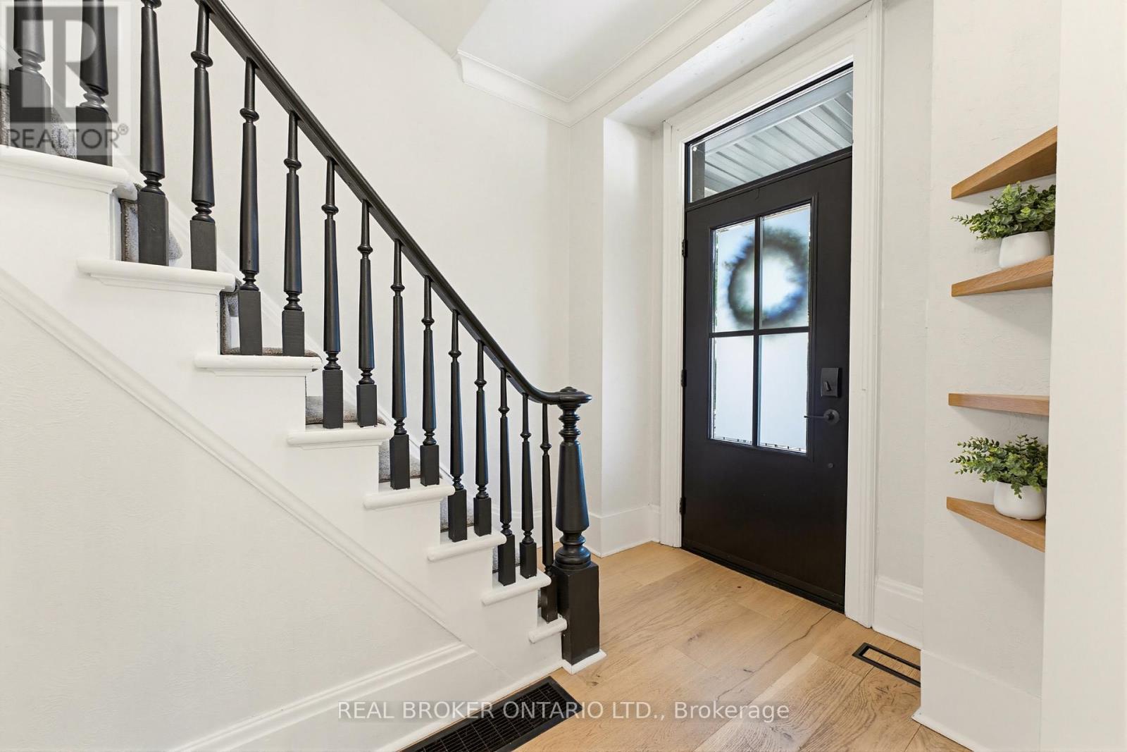 440 Duke Street W, Kitchener, Ontario  N2H 3Y8 - Photo 6 - X13450140