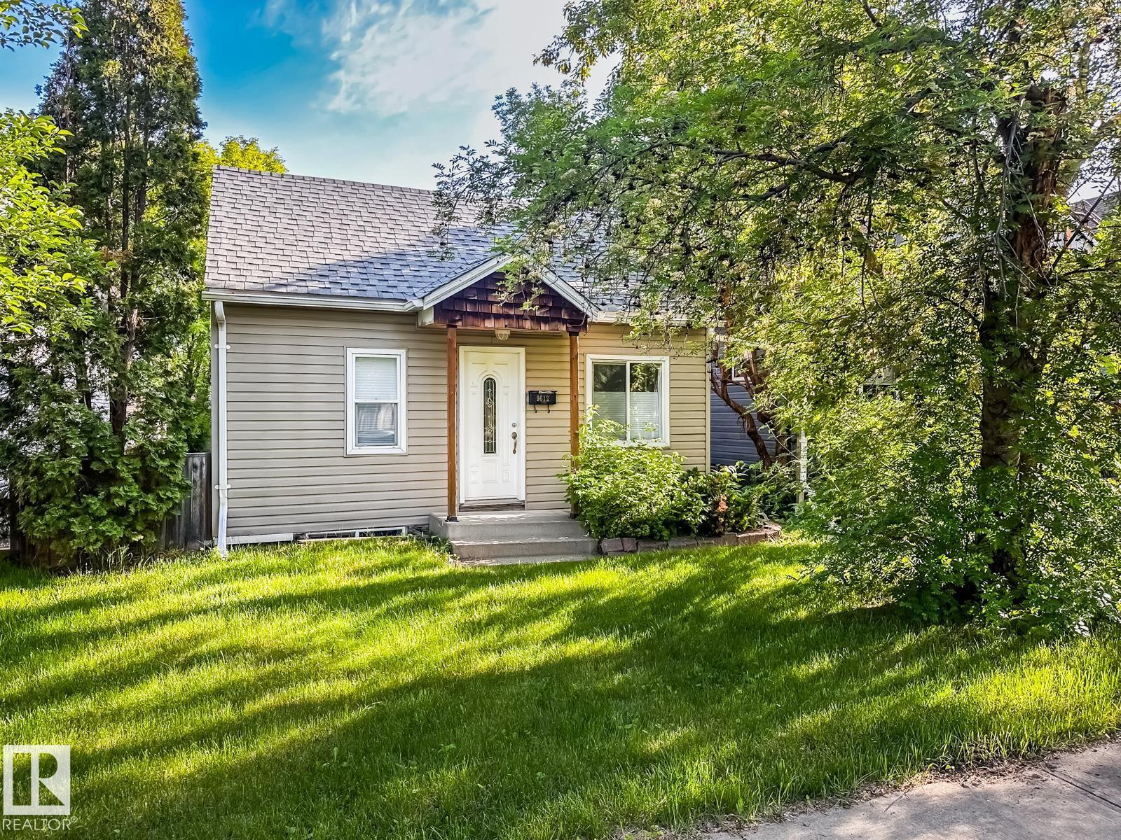 9612 74 AV NW, edmonton, Alberta