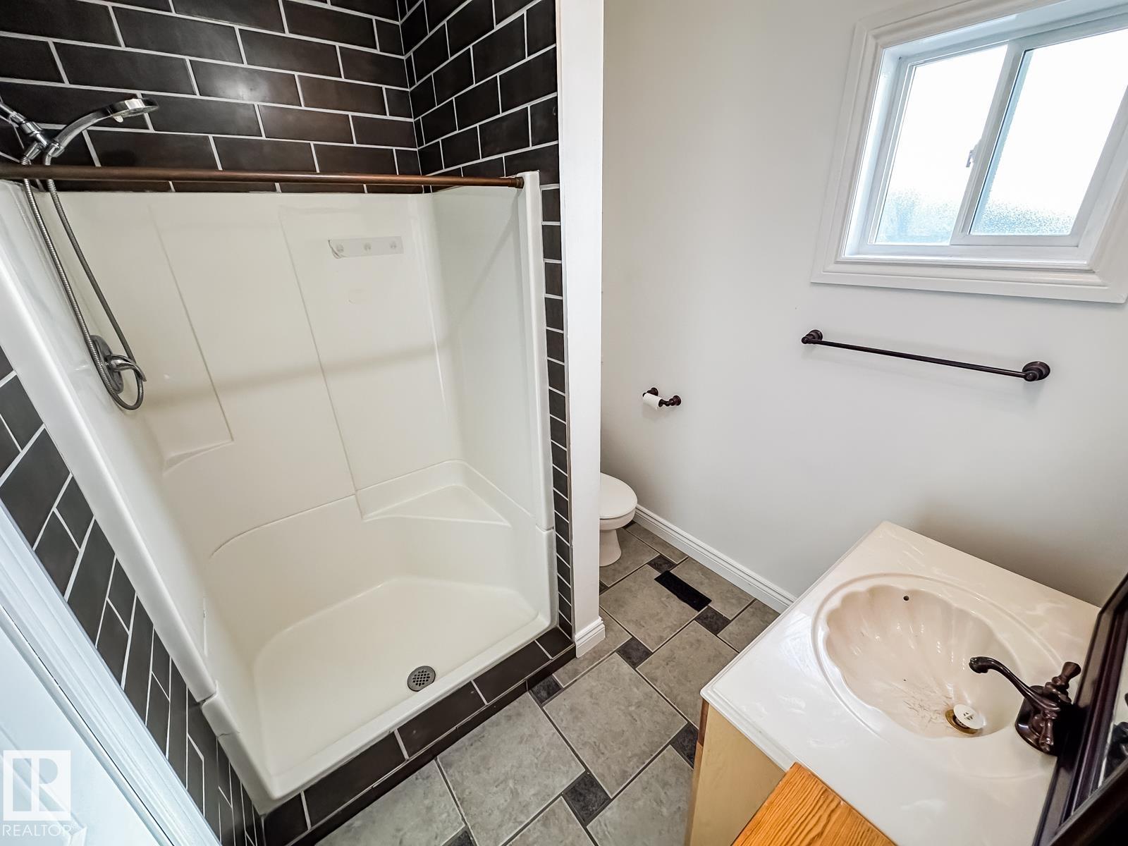 9612 74 Av Nw, Edmonton, Alberta  T6E 1E6 - Photo 21 - E4493879