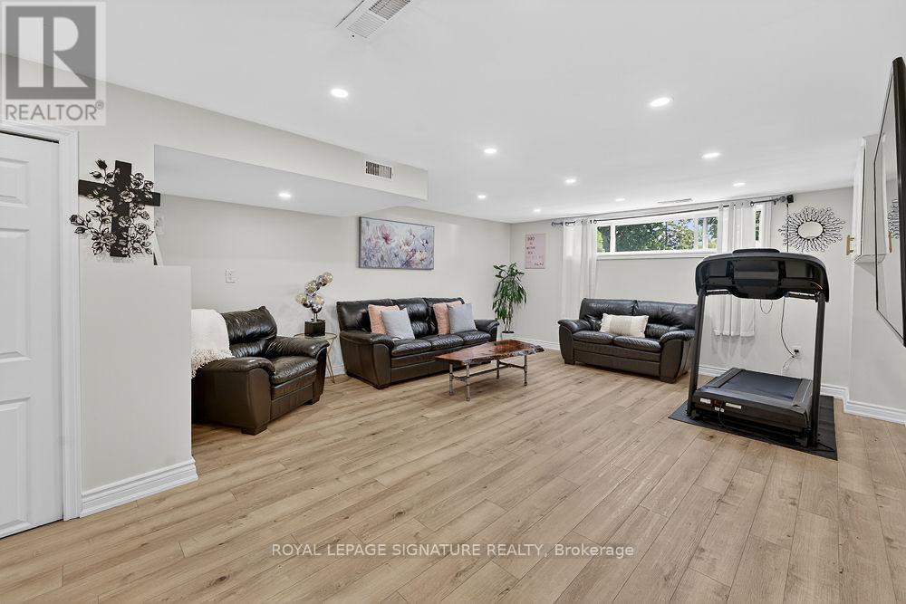 1311 Lewisham Drive, Mississauga, Ontario  L5J 3P8 - Photo 14 - W13438792
