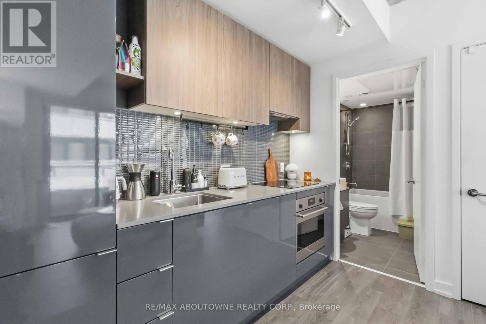 534 - 161 Roehampton Avenue, Toronto, Ontario  M4P 0C8 - Photo 8 - C13426200