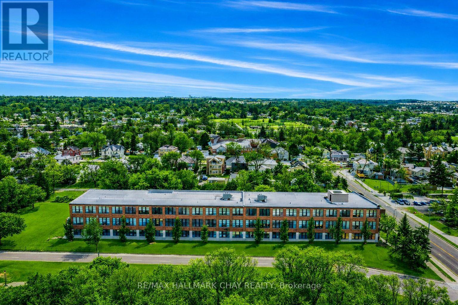 106 - 543 TIMOTHY STREET, Newmarket, Ontario