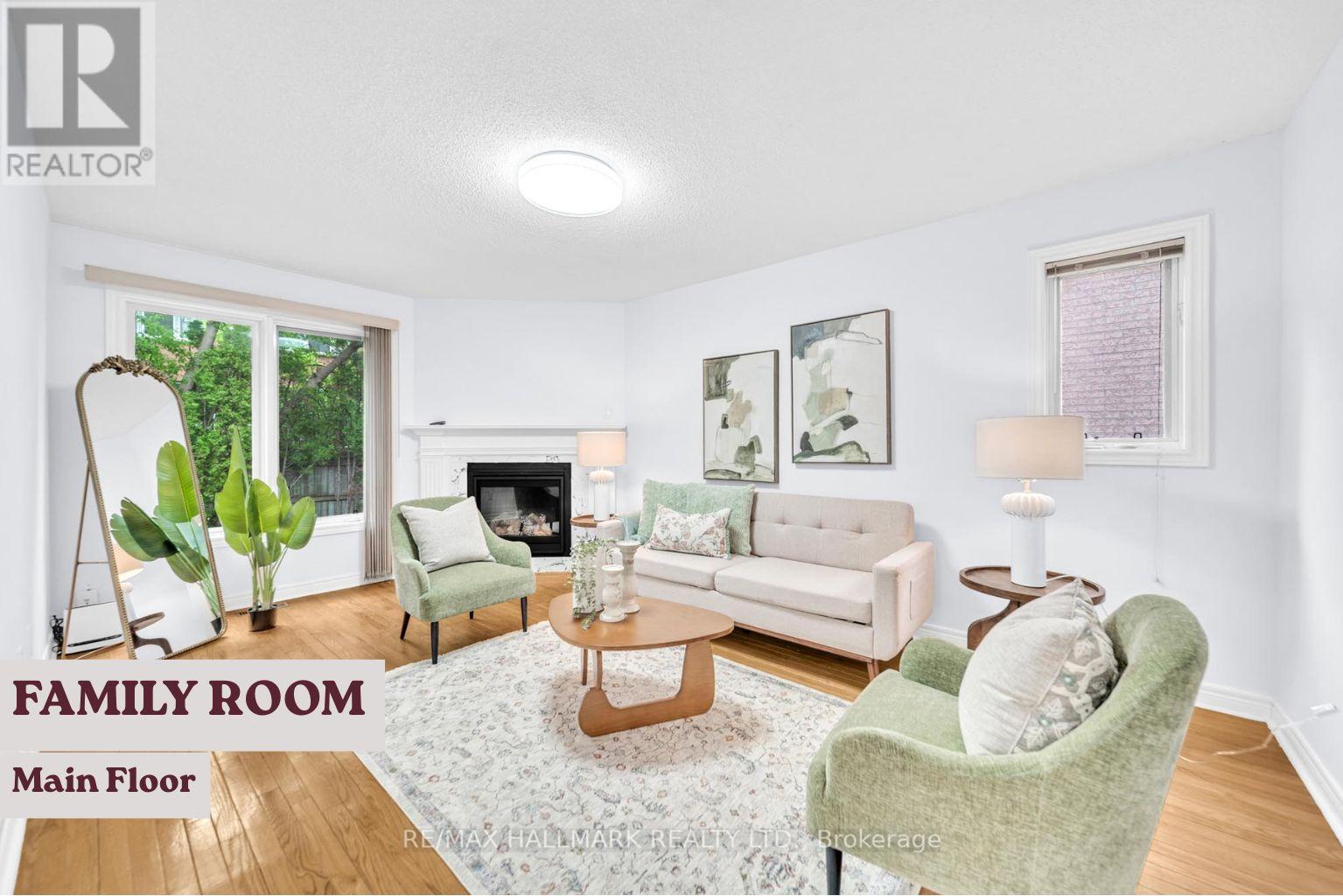 3 Creekview Avenue, Richmond Hill, Ontario  L4C 9X1 - Photo 9 - N13438234