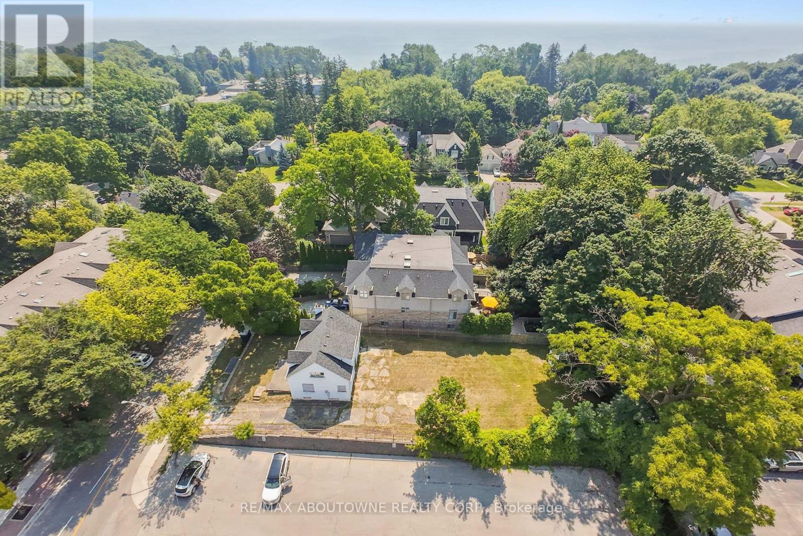 86 Kerr Street, Oakville, Ontario  L6K 3A3 - Photo 8 - W13239788