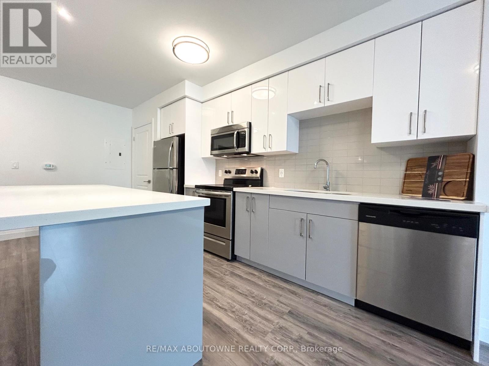 105 - 460b Belmont Avenue W, Kitchener, Ontario  N2M 0B3 - Photo 8 - X13163956