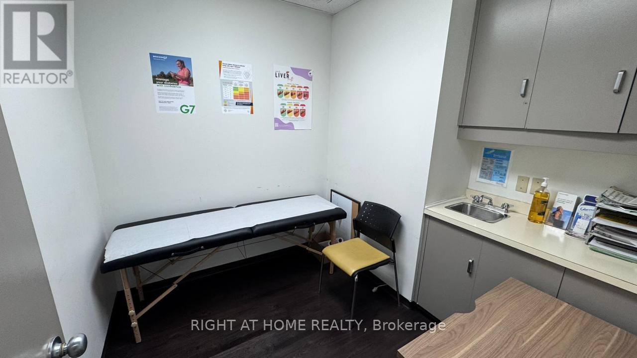1333 Sheppard Avenue E, Toronto, Ontario M2J 1V1 - Photo 4 - C13450212