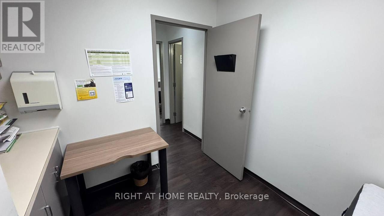 1333 Sheppard Avenue E, Toronto, Ontario M2J 1V1 - Photo 5 - C13450212