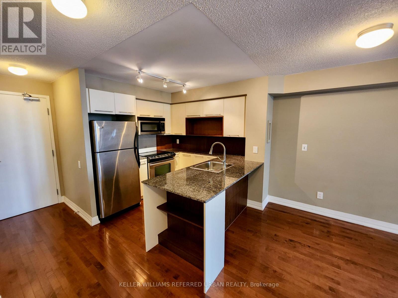 808 - 25 CARLTON STREET, Toronto, Ontario