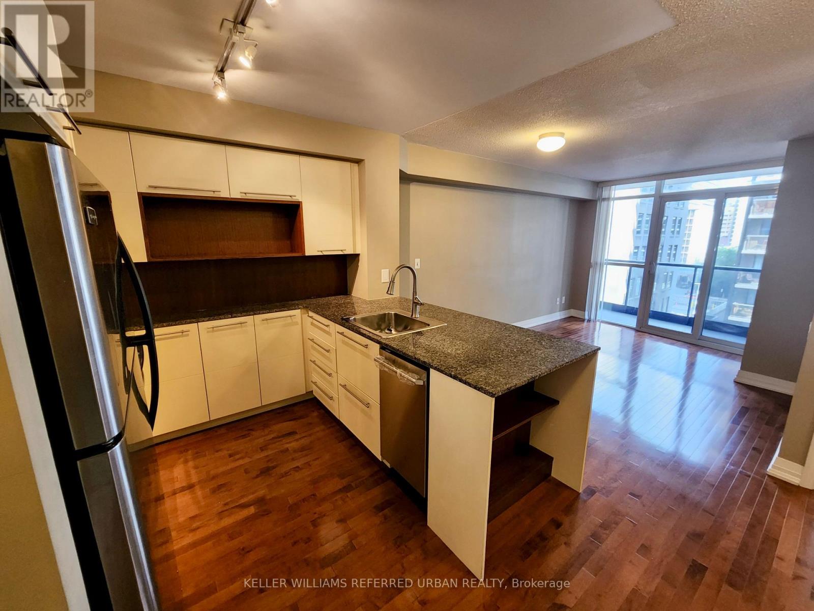 808 - 25 Carlton Street, Toronto, Ontario  M5B 1L4 - Photo 2 - C13450426