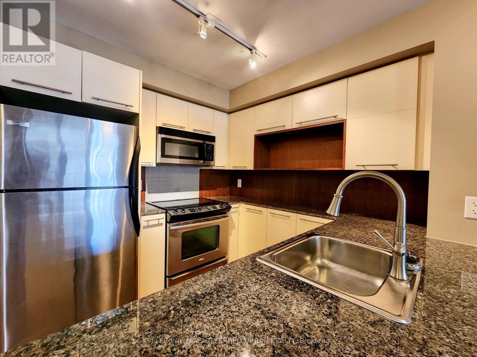 808 - 25 Carlton Street, Toronto, Ontario  M5B 1L4 - Photo 4 - C13450426