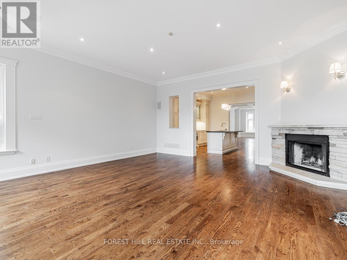 415 DELORAINE AVENUE Toronto (Bedford Park-Nortown), ON M5M 2B9