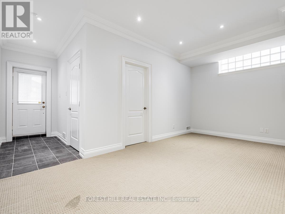 415 DELORAINE AVENUE Toronto (Bedford Park-Nortown), ON M5M 2B9