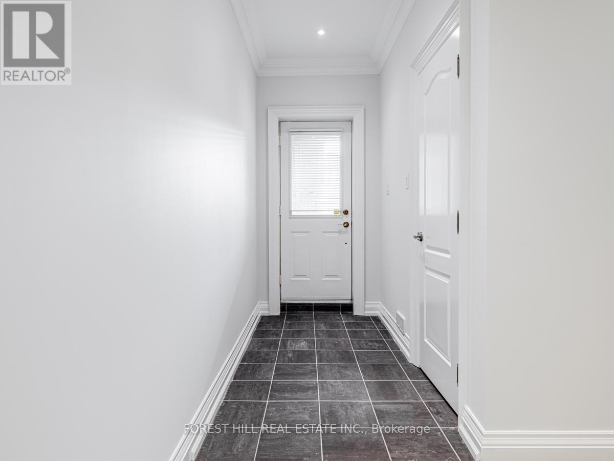 415 DELORAINE AVENUE Toronto (Bedford Park-Nortown), ON M5M 2B9