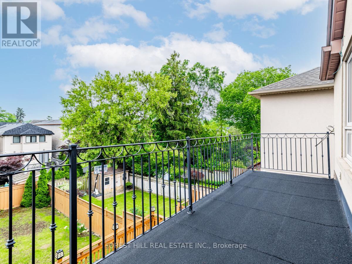 415 Deloraine Avenue, Toronto, Ontario  M5M 2B9 - Photo 39 - C13450500