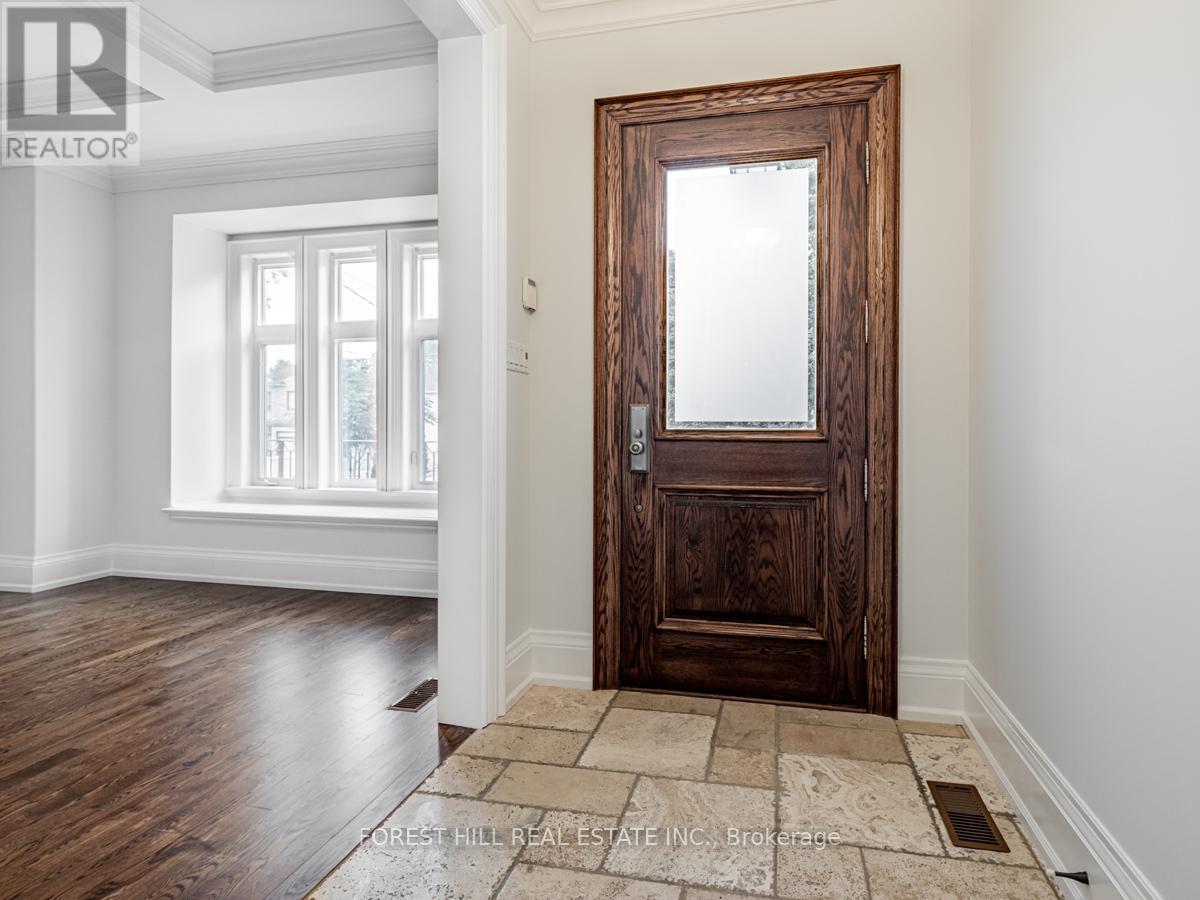 415 Deloraine Avenue, Toronto, Ontario  M5M 2B9 - Photo 9 - C13450500