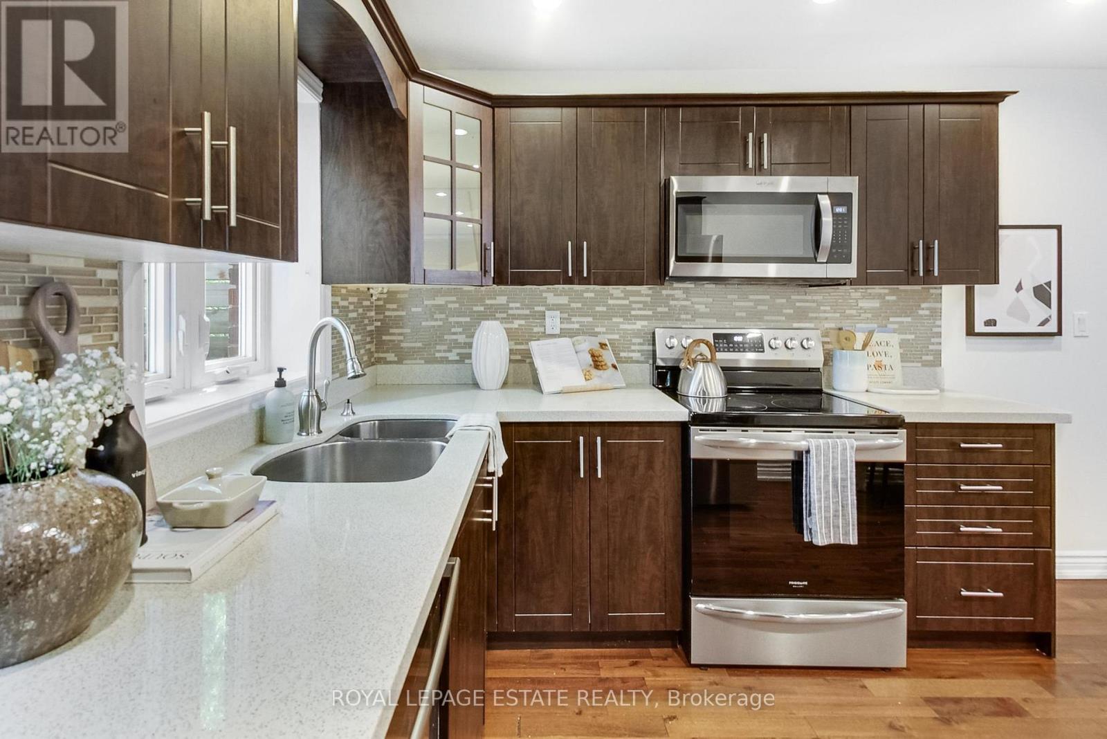 739 Craven Road, Toronto, Ontario  M4L 2Z7 - Photo 10 - E13450176