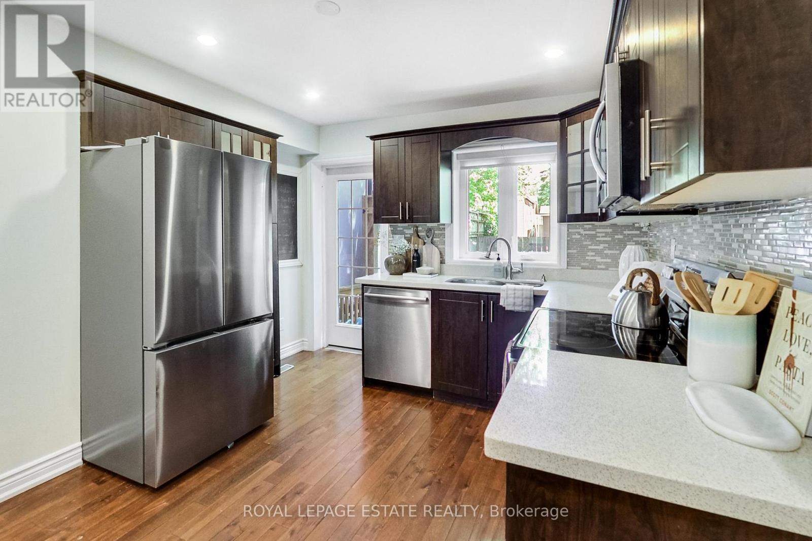 739 Craven Road, Toronto, Ontario  M4L 2Z7 - Photo 11 - E13450176