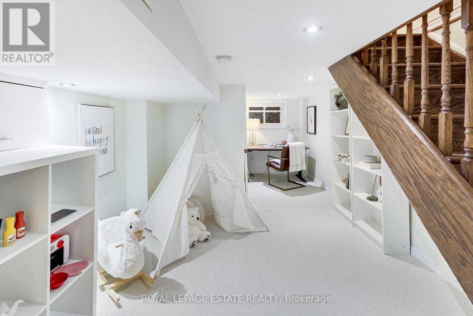 739 Craven Road, Toronto, Ontario  M4L 2Z7 - Photo 16 - E13450176