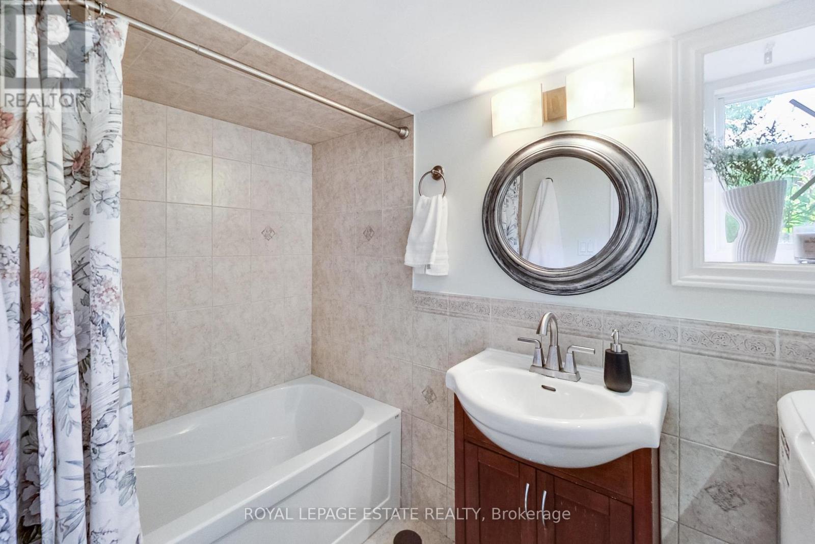 739 Craven Road, Toronto, Ontario  M4L 2Z7 - Photo 18 - E13450176