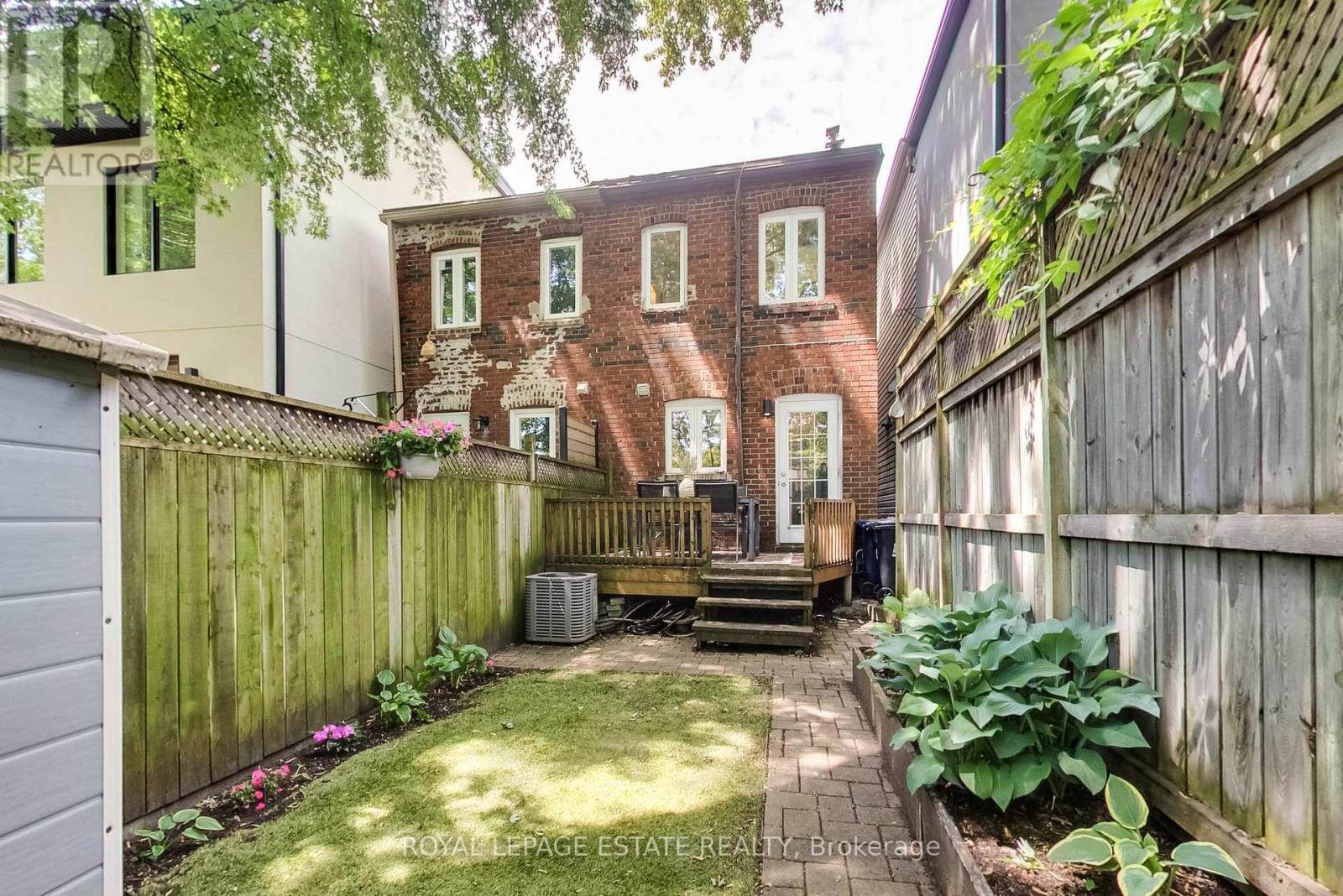 739 Craven Road, Toronto, Ontario  M4L 2Z7 - Photo 21 - E13450176