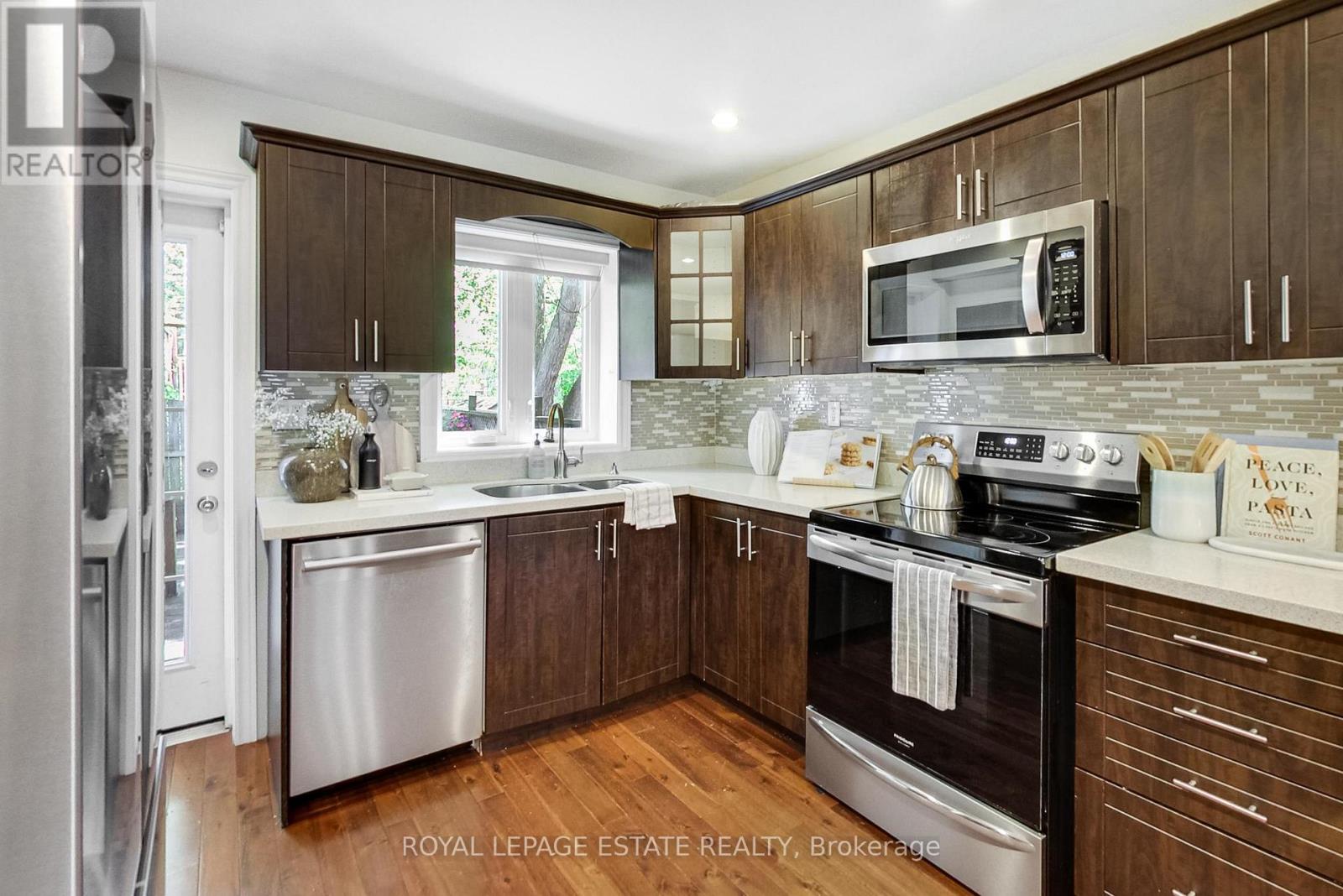 739 Craven Road, Toronto, Ontario  M4L 2Z7 - Photo 9 - E13450176