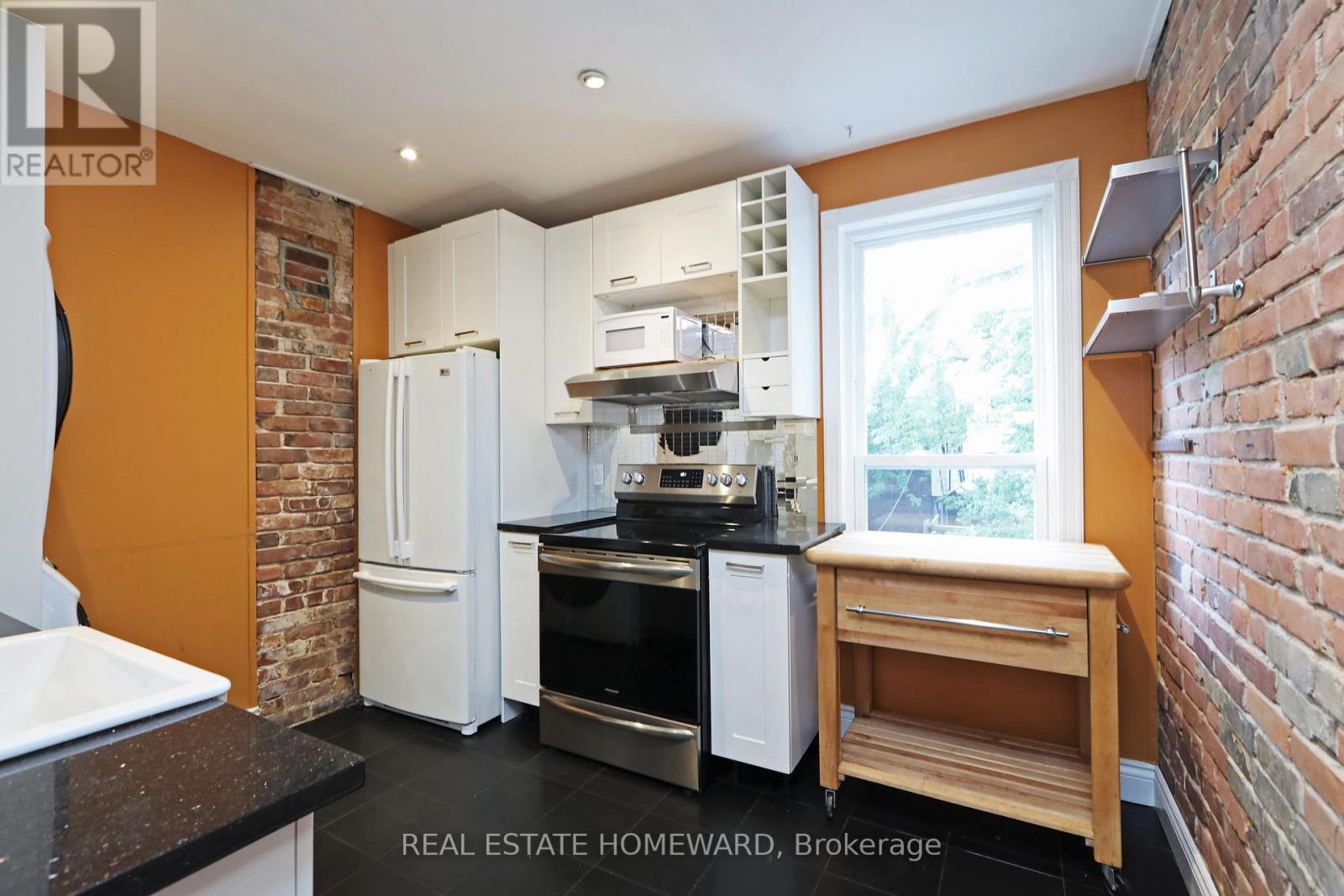 288 Greenwood Avenue, Toronto, Ontario  M4L 2R7 - Photo 12 - E13450234