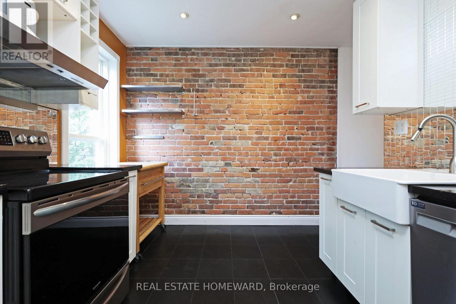 288 Greenwood Avenue, Toronto, Ontario  M4L 2R7 - Photo 14 - E13450234