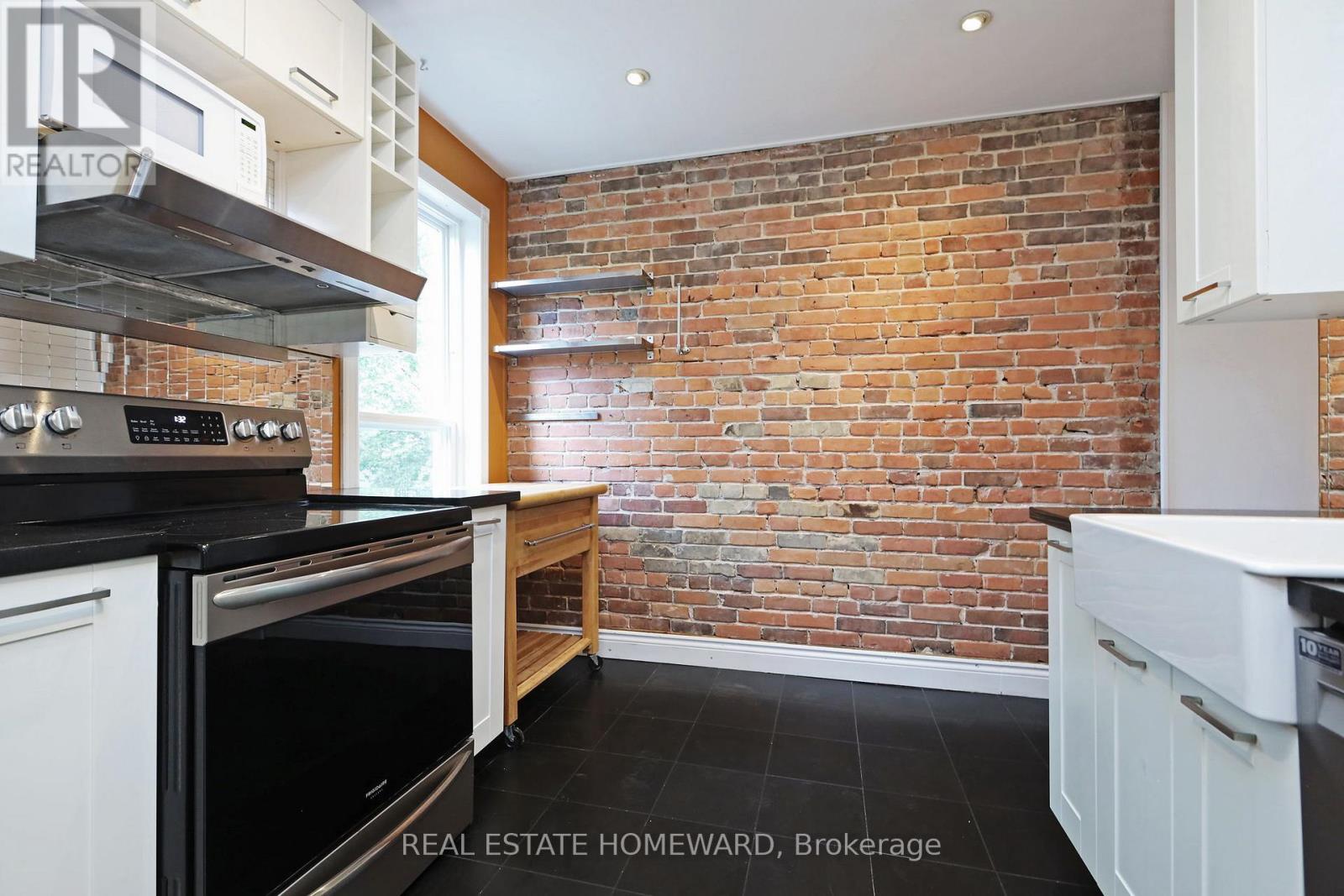 288 Greenwood Avenue, Toronto, Ontario  M4L 2R7 - Photo 15 - E13450234