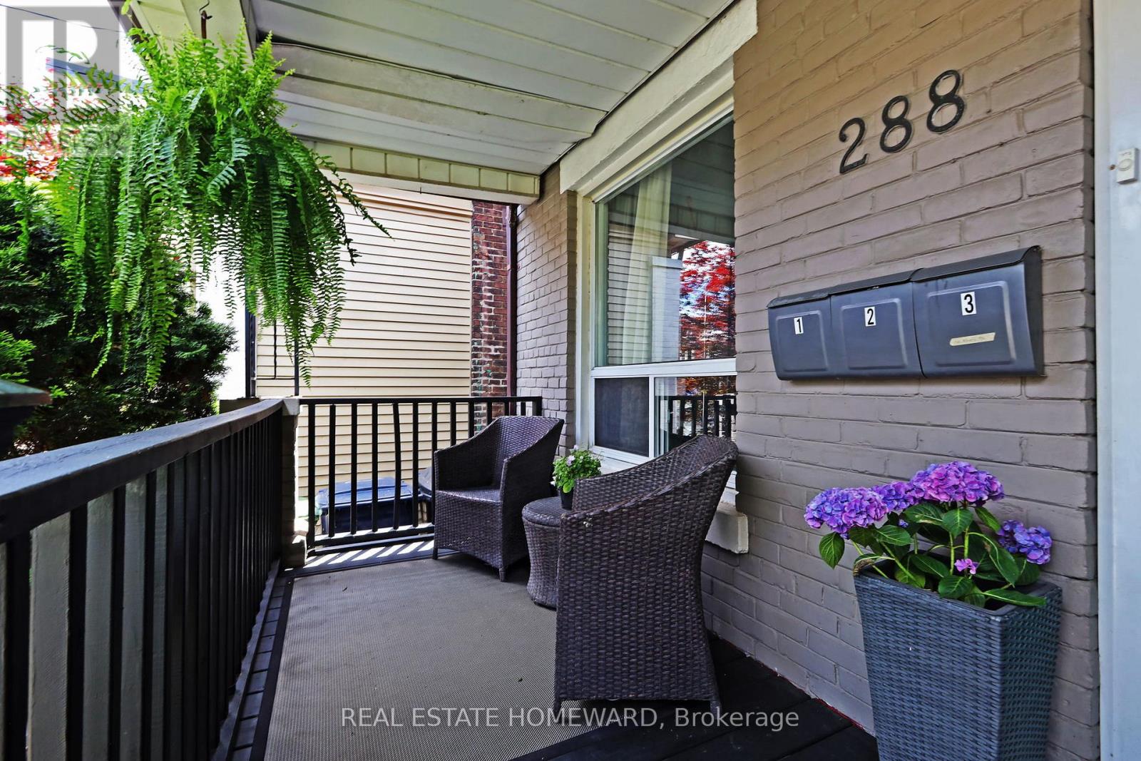 288 Greenwood Avenue, Toronto, Ontario  M4L 2R7 - Photo 2 - E13450234