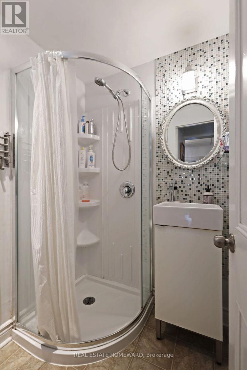 288 Greenwood Avenue, Toronto, Ontario  M4L 2R7 - Photo 27 - E13450234