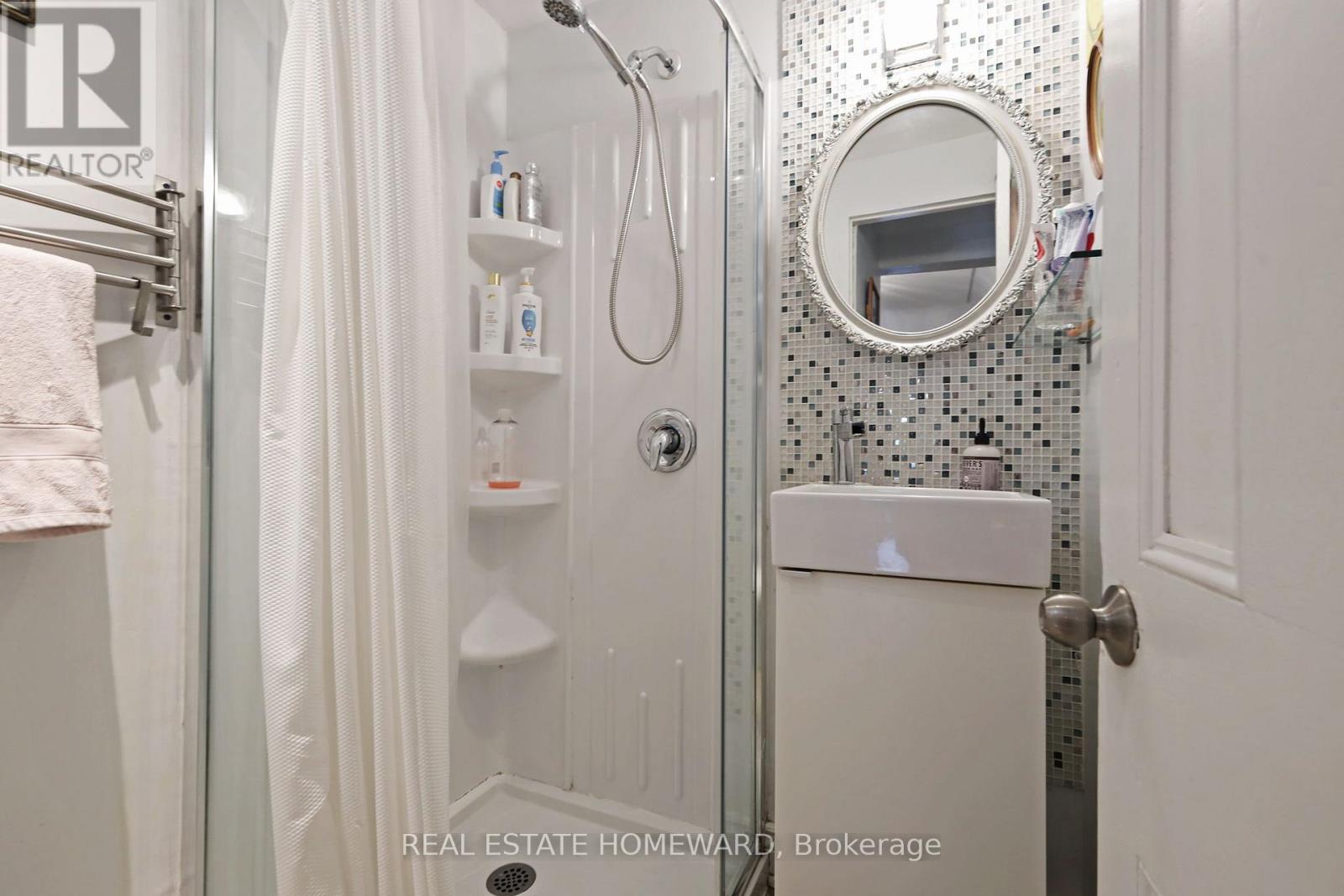 288 Greenwood Avenue, Toronto, Ontario  M4L 2R7 - Photo 28 - E13450234